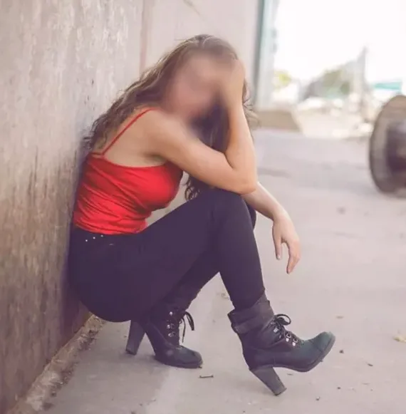 Alina, 37