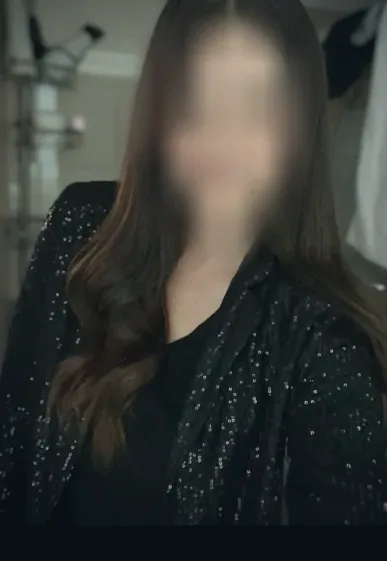 Claudia, 39