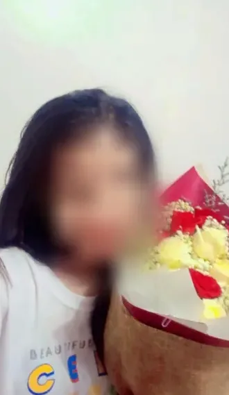 Fiona, 23