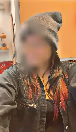 Leonie, 32