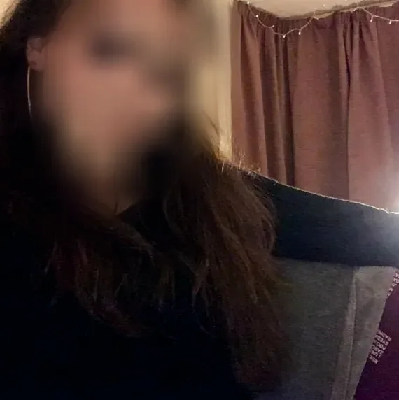 Lucia, 25
