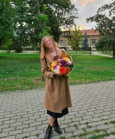 Nadja, 35
