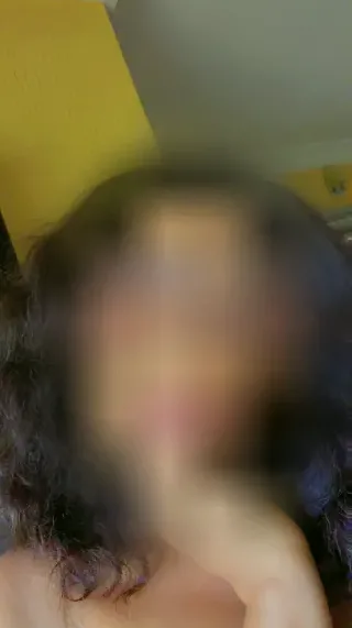 Nina, 33