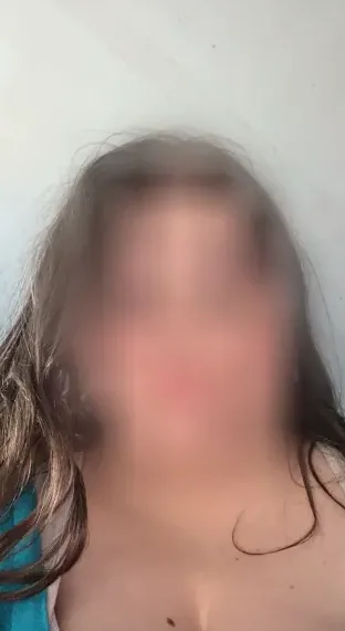 Simone, 24
