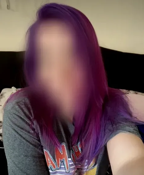 Sina, 32