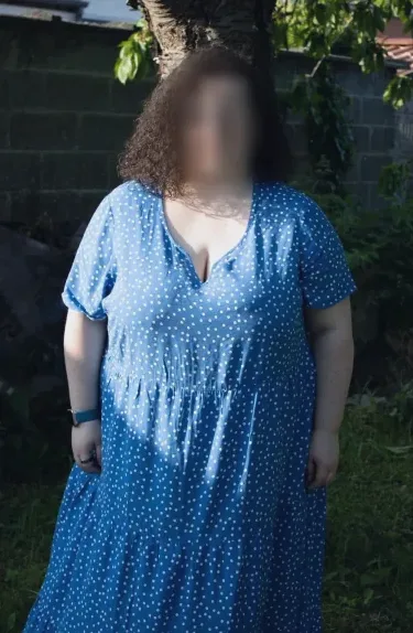 Sophie, 22