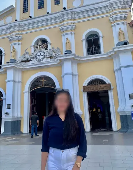Stefanie, 24